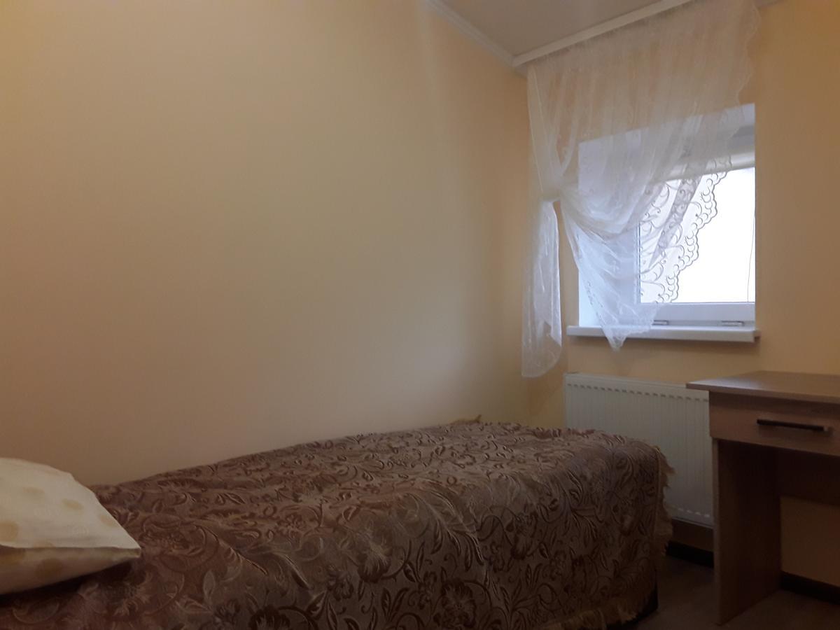 Gostynnyi Dvir Cottage Ternopil Exterior foto